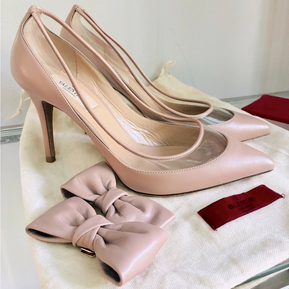*NEW* Valentino 37 Elegant Nude Pumps with Removable Leather Bows
